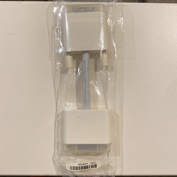 NEW 3x Apple/Mac Products: MC552ZM/B Apple 30-pin, 603-8525 & 603-8471 Adapters - Picture 12 of 13
